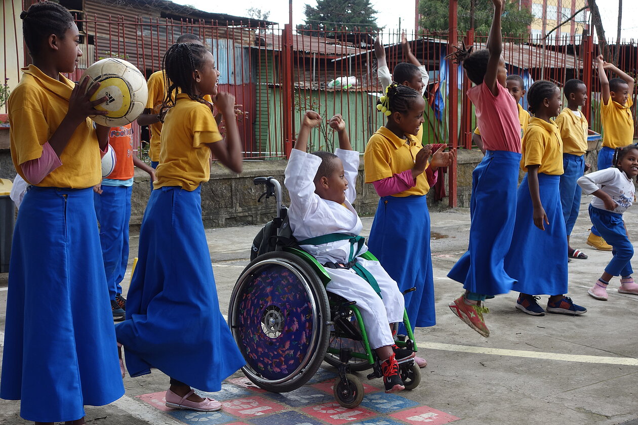 Gelebte Inklusion: Kinder mit und ohne Behinderung lernen und spielen gemeinsam an der CBM-geförderten German Church School in Addis Abeba, Äthiopien